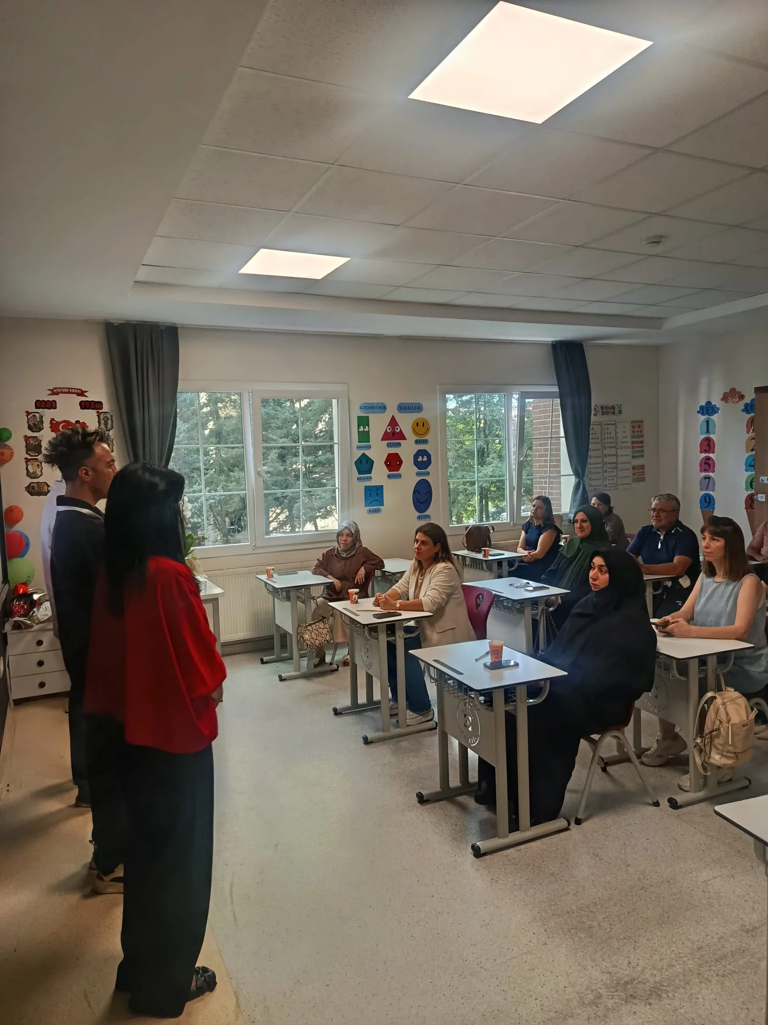 Bugün okulumuzda Anaokulu ve İlkokul velilerimizle bir araya gelmenin mutluluğunu yaşadık. görseli 49