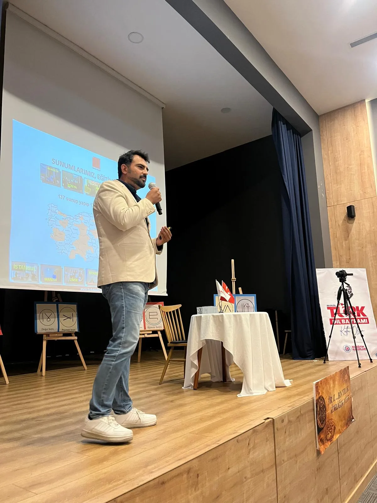Bir iz, bir harf, bir ses  Bin yıllık öykü.. Türk Dili Bayramı kutlu olsun görseli 2