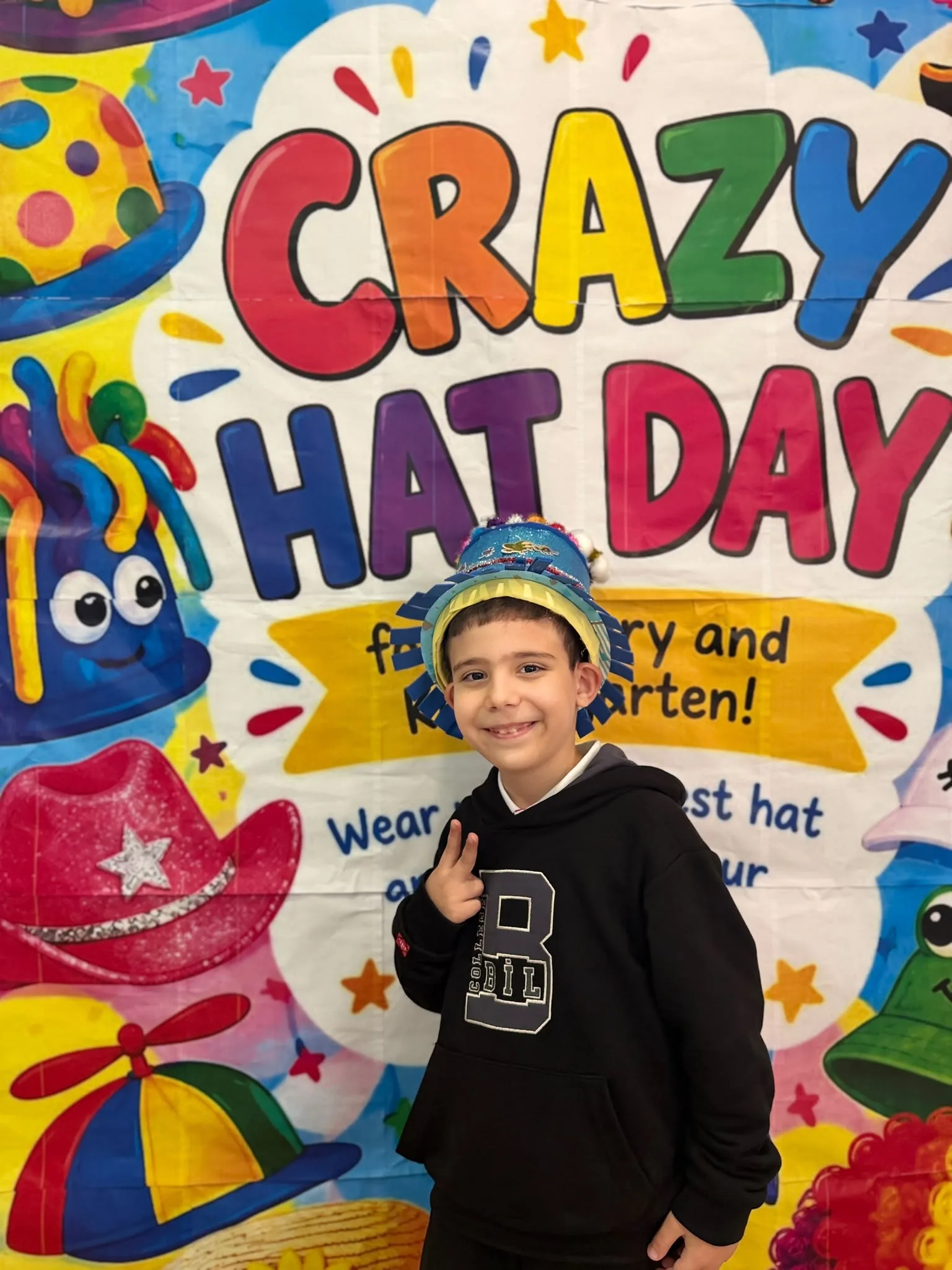 CRAZY HAT DAY! görseli 2