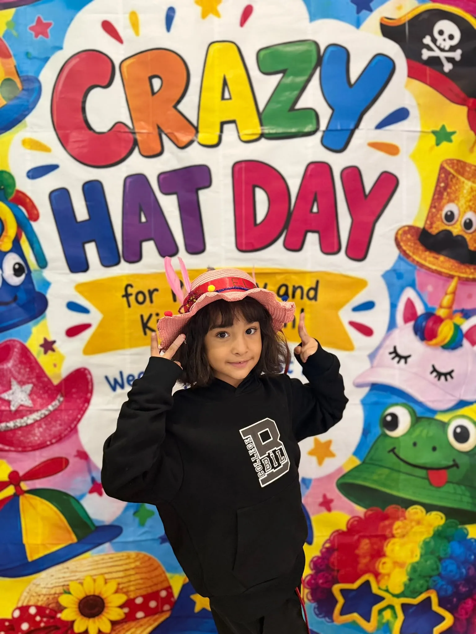 CRAZY HAT DAY! görseli 11