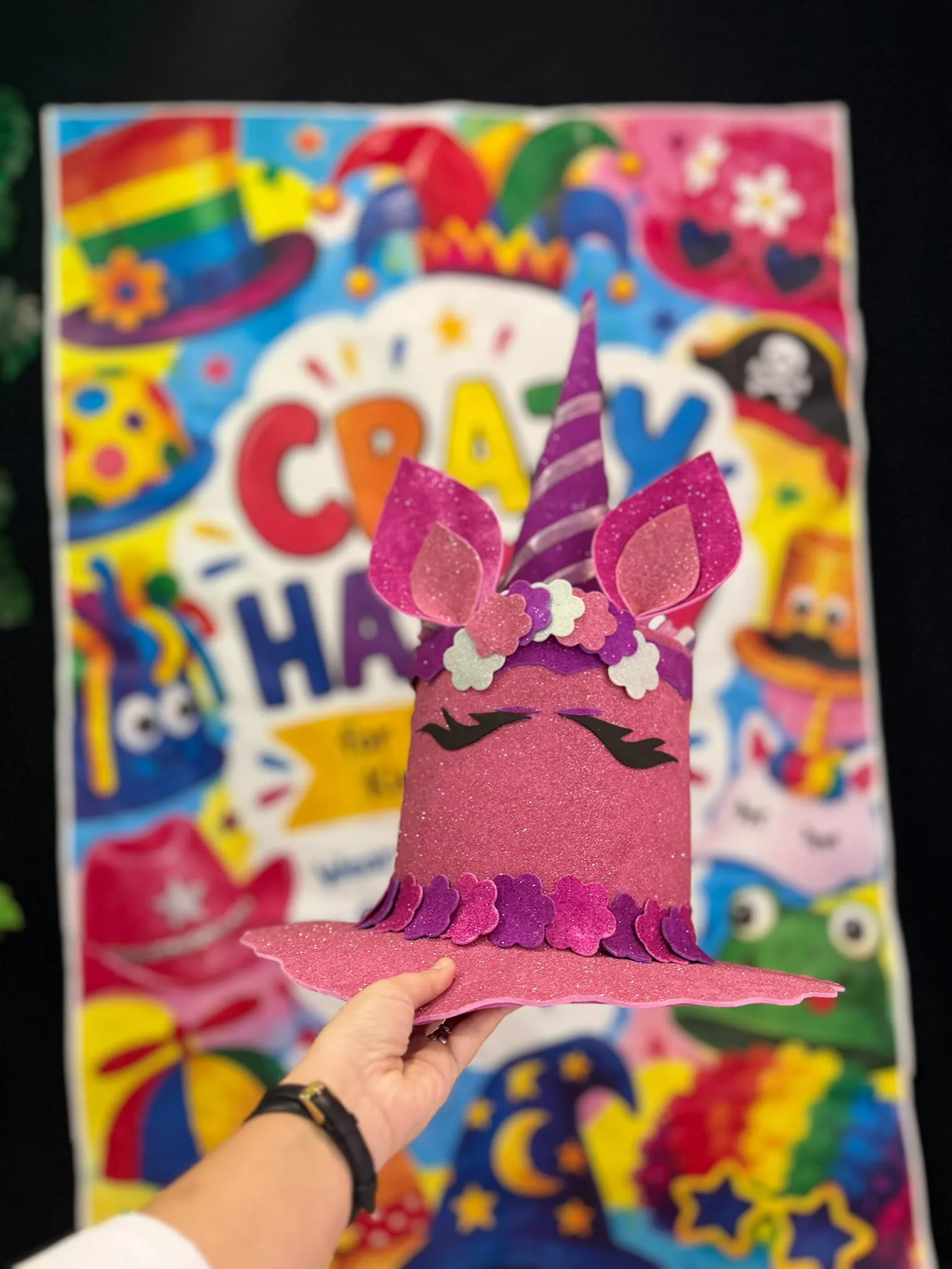 CRAZY HAT DAY! görseli 17