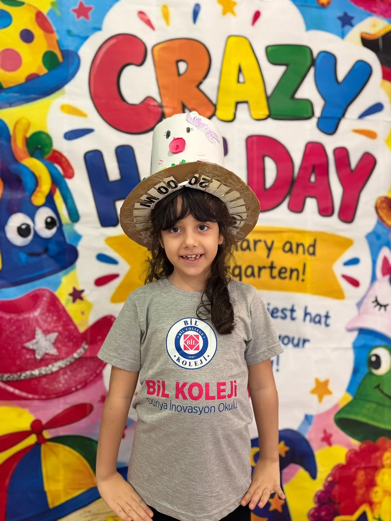 CRAZY HAT DAY! görseli 24