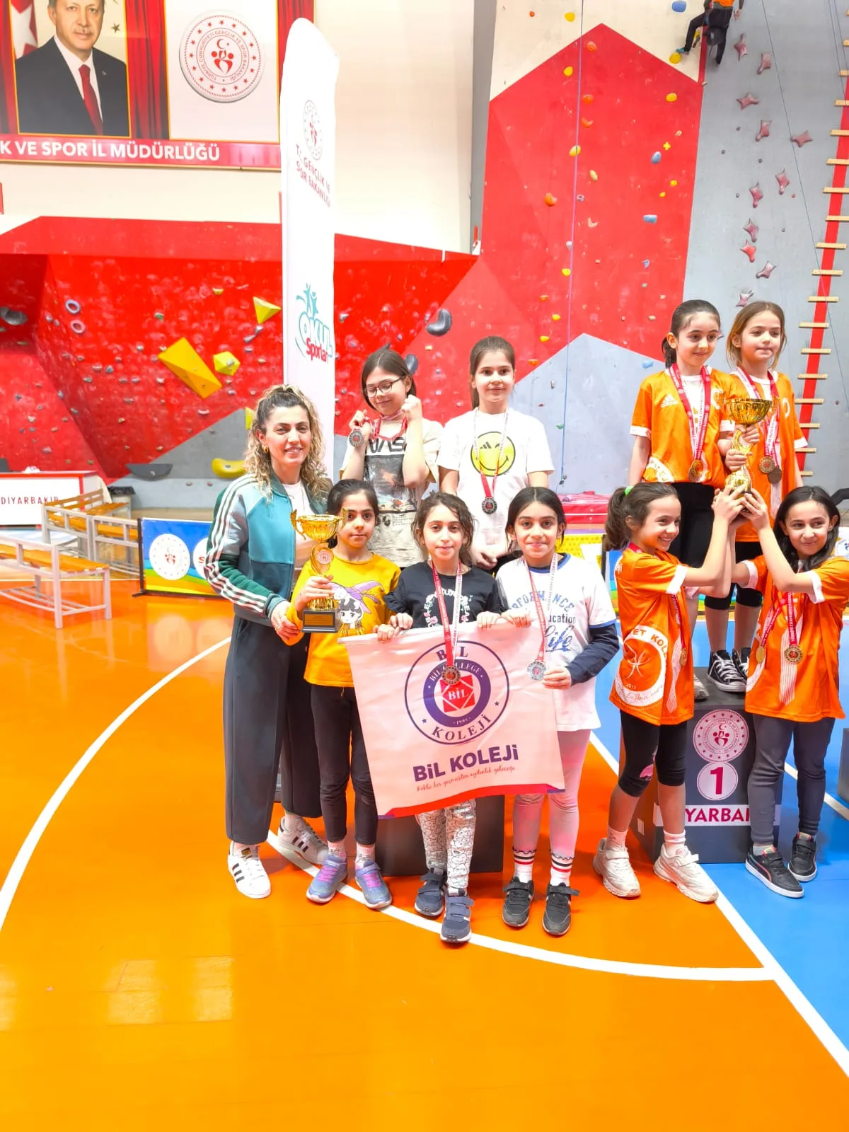 Spor Tırmanışı Müsabakalarında Diyarbakır BİL Koleji Minik Kız Takımımız İl 2’ncisi Olmuştur.