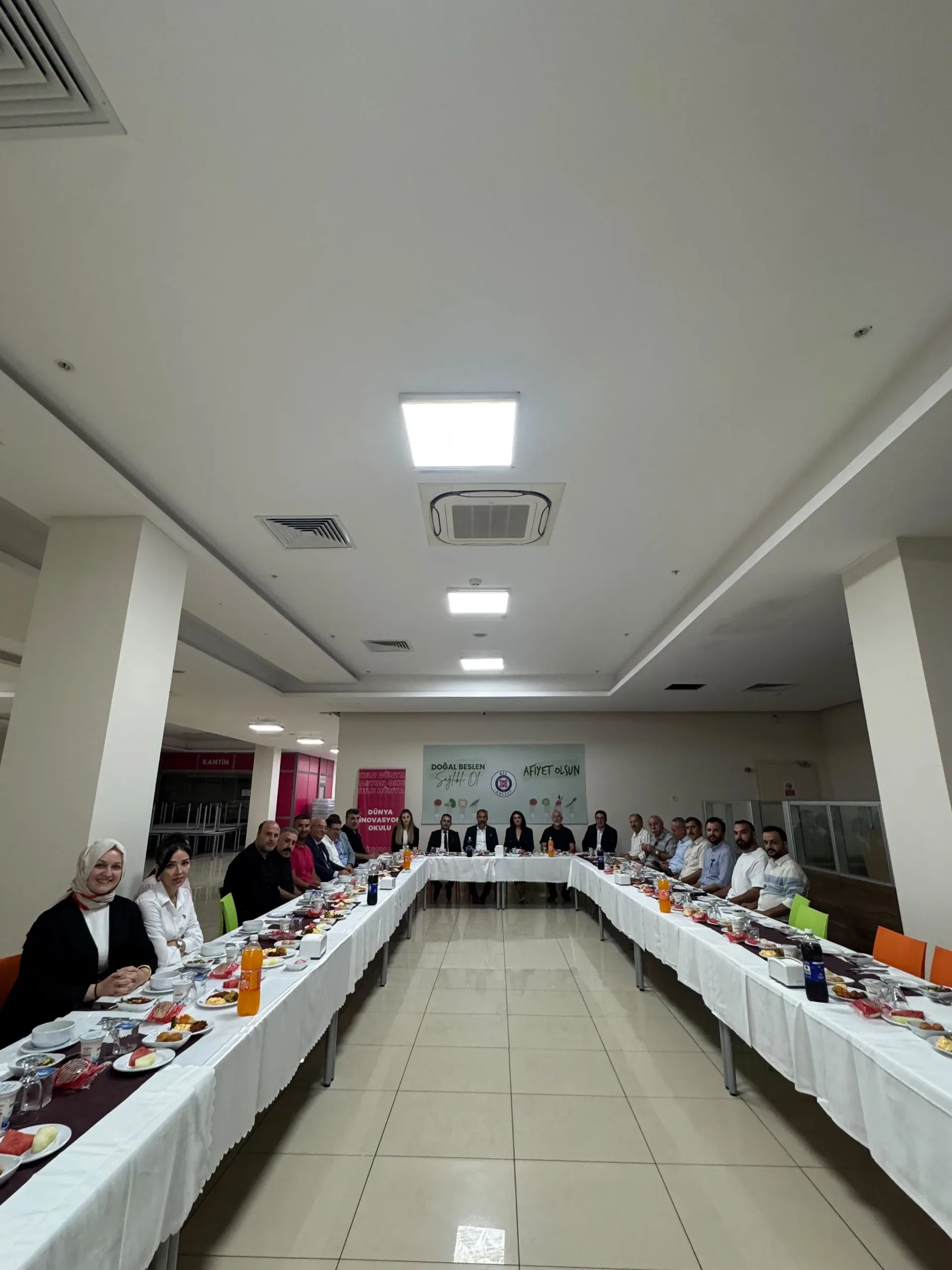 KARS ARDAHAN MAARİF DERNEĞİ Başkanı soner Polat ve yönetim Kurulu’nun kampüs müdürümüz HANİFİ ADIGÜZEL'i ziyareti görseli 3