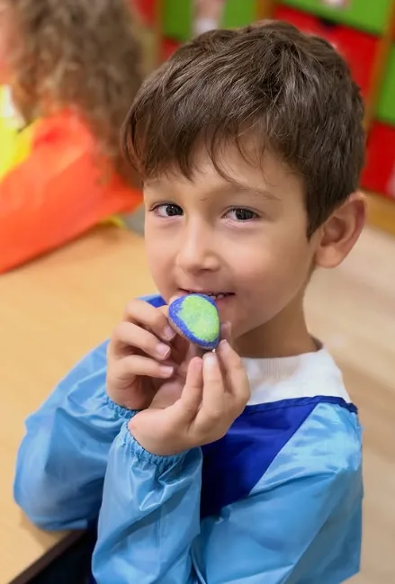 Özel Sakarya Bil Koleji Ana Sınıfı’nda Minik Eller, Rengârenk Taşlar. görseli 4