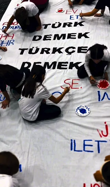 ÖZEL SAKARYA BİL KOLEJİNDE TÜRK DİL BAYRAMI COŞKUSU