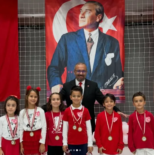Cumhuriyet Koşusu ve Resim Yarışması Ödülleri Öğrencilerimize Takdim Edildi görseli 3