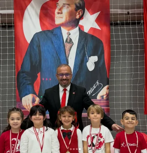 Cumhuriyet Koşusu ve Resim Yarışması Ödülleri Öğrencilerimize Takdim Edildi görseli 4