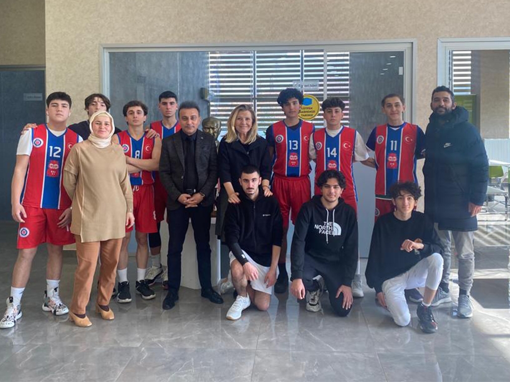 Okul Basketbol Takımımız Çeyrek Finale Yükseldi