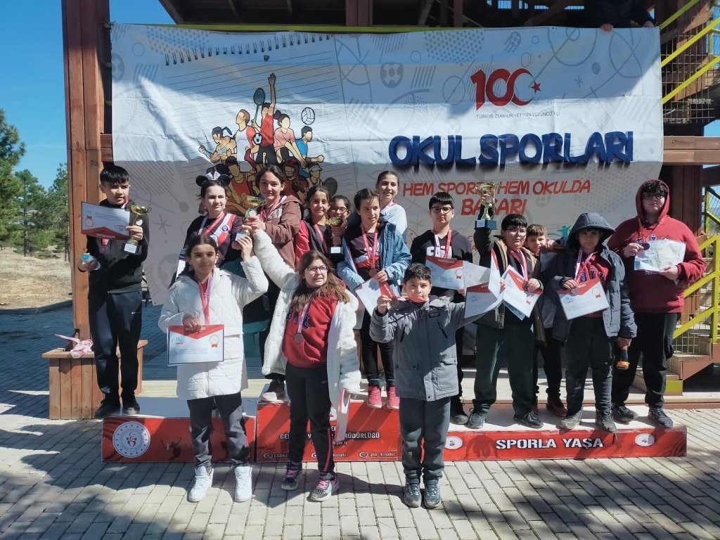 Öğrencilerimiz Okullar arası Oryantiring müsabakalarında İl 4. sü oldular