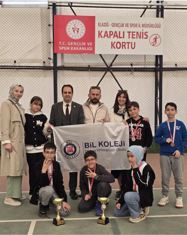 Özel Elazığ Bil Ortaokulu Kız Öğrencilerimiz Elazığ İl Genelinde Yapılan Tenis Turnuvasında İl 3.sü, Ortaokul Erkek Öğrencilerimiz İl 4.sü oldu.