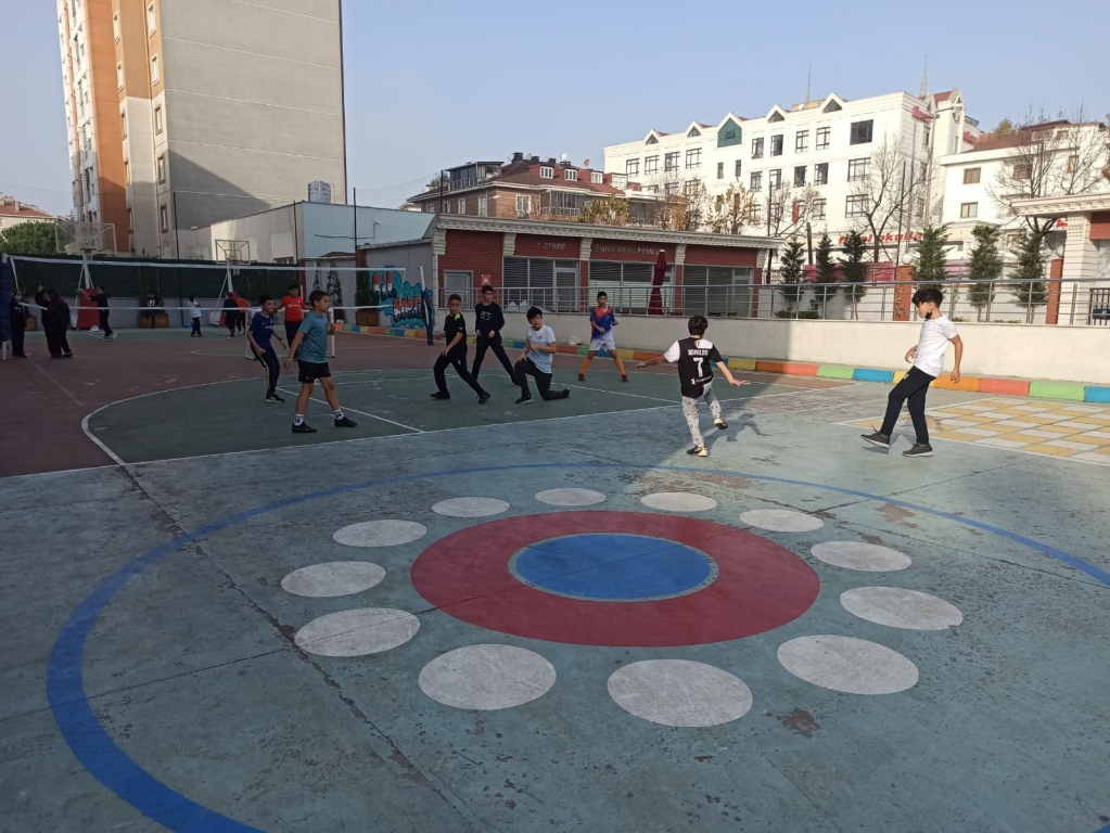 1. DÖNEM FUTBOL TURNUVASI TÜM HIZIYLA DEVAM EDİYOR.