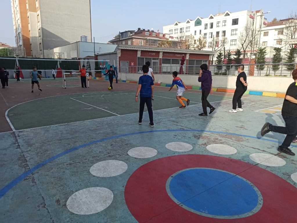 1. DÖNEM FUTBOL TURNUVASI TÜM HIZIYLA DEVAM EDİYOR. görseli 3