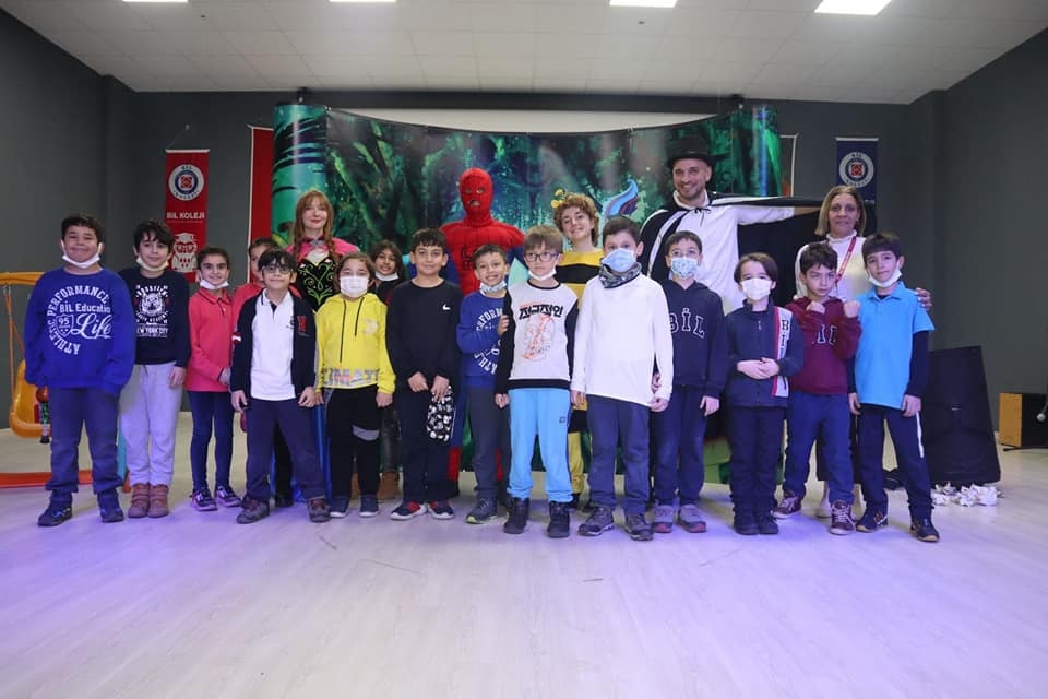 Örümcek Adam İsimli Müzikli, Danslı, Eğlenceli ve Eğitici Tiyatro Etkinliği görseli 2