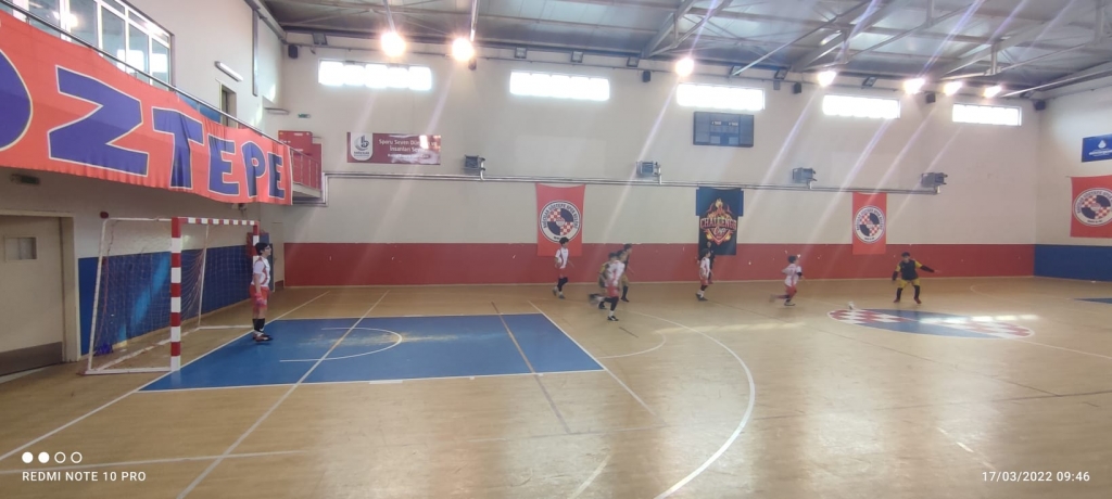 Bağcılar ilçesi Yıldızlar Futsal turnuvasında rakibimiz Aşık Şenlik Ortaokulunu 3-2 yenerek yari finale yukseldi. görseli 4