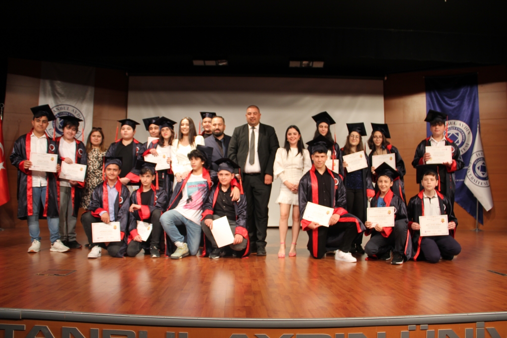 2021-2022 Eğitim Öğretim Yılı Mezuniyet Törenimiz. görseli 3