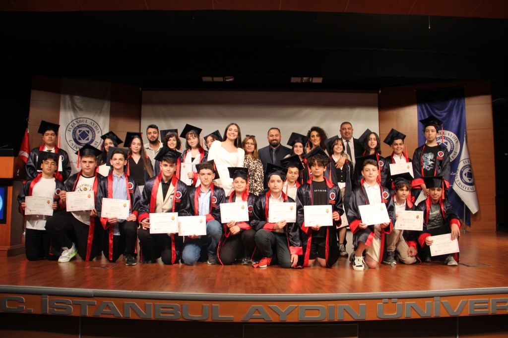 2021-2022 Eğitim Öğretim Yılı Mezuniyet Törenimiz. görseli 4