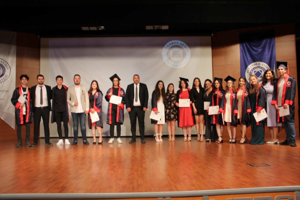 2021-2022 Eğitim Öğretim Yılı Mezuniyet Törenimiz. görseli 6