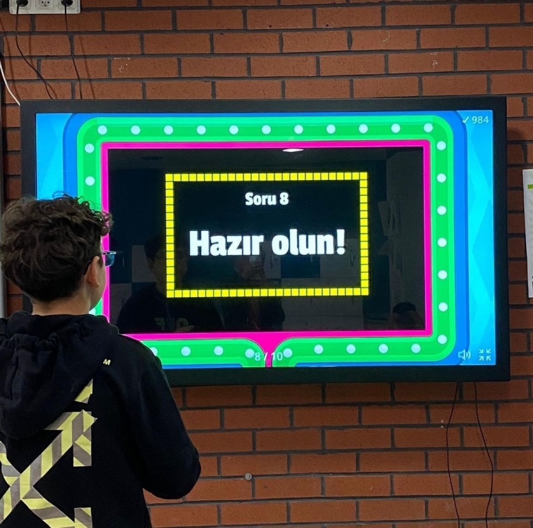 5. sınıf öğrencilerimizin Matematik dersinde keyifli 4 işlem oyunu görseli 3