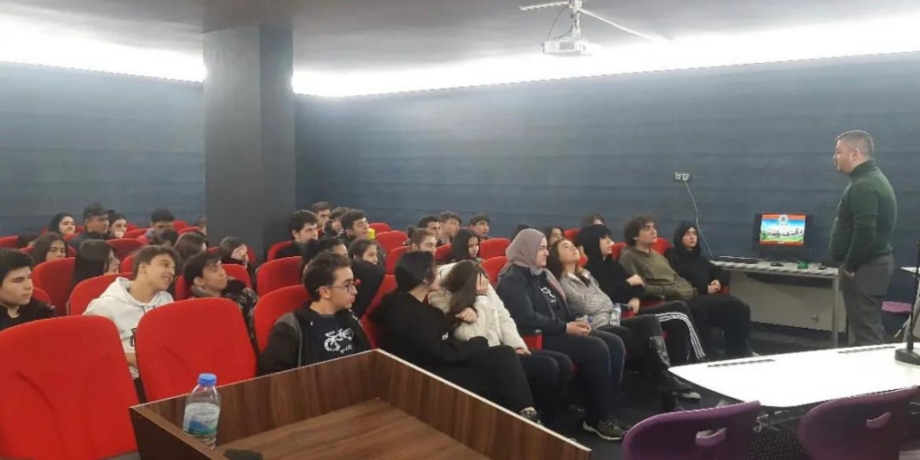 İstanbul Aydın Üniversitesi Bölge Temsilcisi ve Kariyer Danışmanı Burak Metin ile seminerlerimiz. görseli 2