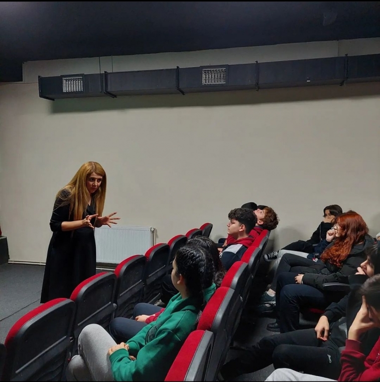 Bil Eğitim Kurumları Rehberlik Koordinatörü Ebru Unutmazer ve Bil Eğitim Kurumları Ortaokul-Lise Eğitim Koordinatörü Erkan Özkan Hocalarımızdan LGS ve Yks'de Başarı Yöntemleri Semineri görseli 9