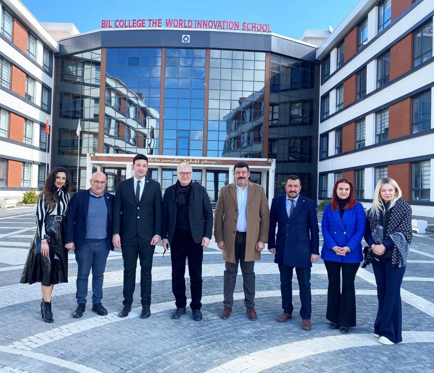 İstanbul Aydın Üniversitesi Mütevelli Heyeti Başkanı,Bil Holding ve Bil Eğitim Kurumları Yönetim Kurulu Başkanı Sn. Doç.Dr. Mustafa Aydın; Deprem bölgesindeki çalışmaları sonrası kampüsümüzü ziyaret etti.