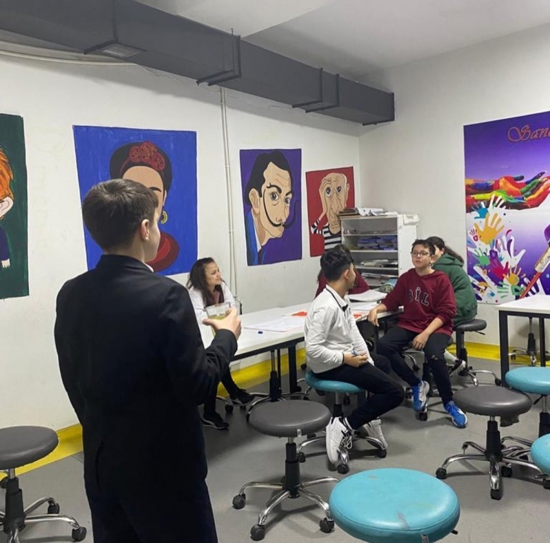 23 Nisanda Okul Müdürümüz Öğrencimize Koltuğunu Devretti görseli 9