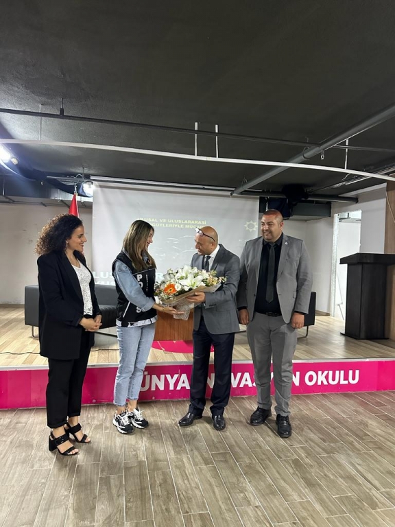 Okulumuzda Komser Sema ÇAVUŞOĞLU tarafından "En İyi Narkotik Polisi Anne" semineri gerçekleştirildi. görseli 2
