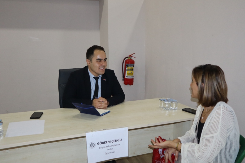 Aydın Bil Koleji 9. Sınıf VE 12. Sınıf öğrencilerimizin Veli toplantıları bugün okulumuzda gerçekleştirildi. görseli 4