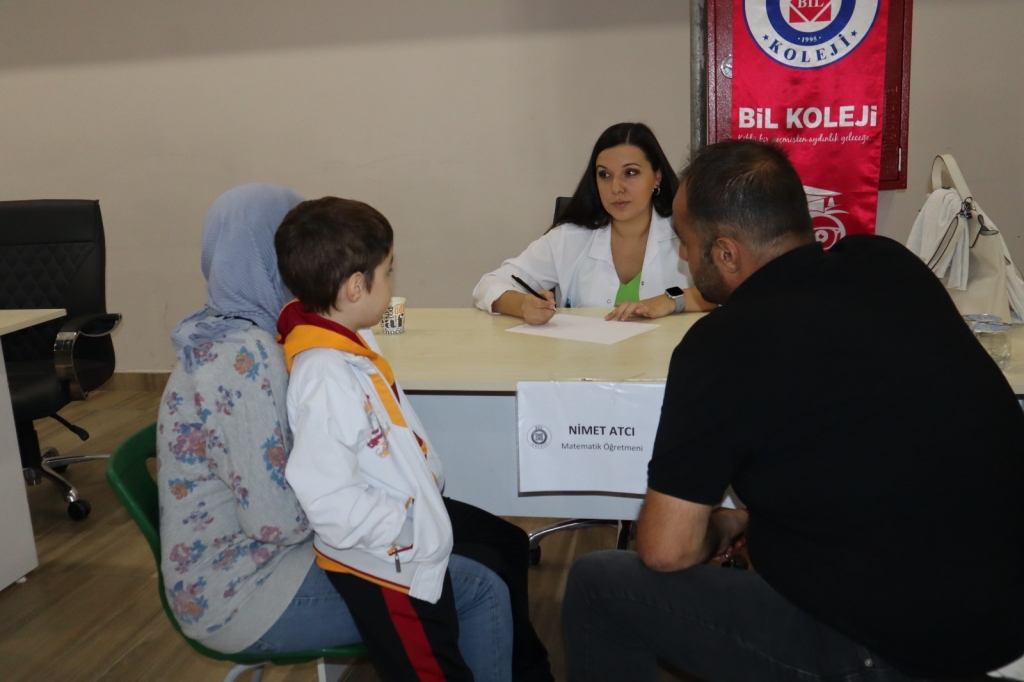 Aydın Bil Koleji 9. Sınıf VE 12. Sınıf öğrencilerimizin Veli toplantıları bugün okulumuzda gerçekleştirildi. görseli 6
