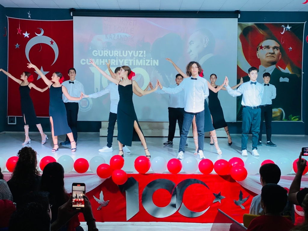 Cumhuriyetimizin 100. Yılı Aydın Bil Kolejinde Görkemli Bir Şekilde Kutlandı. görseli 17