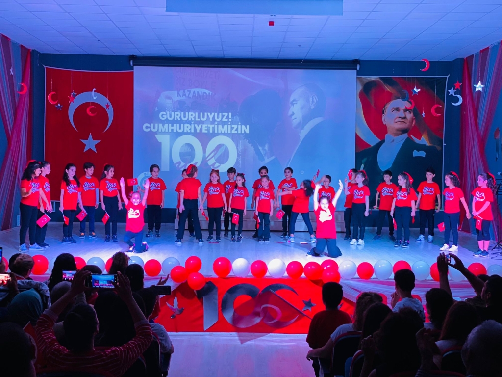 Cumhuriyetimizin 100. Yılı Aydın Bil Kolejinde Görkemli Bir Şekilde Kutlandı. görseli 26
