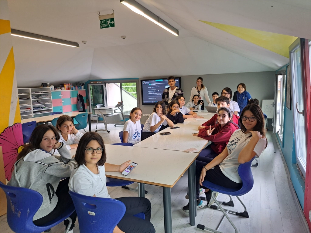EXPLORING OUR CULTURAL TAPESTRY: A COLLABORATIVE ETWINNING JOURNEY (KÜLTÜREL DOKULARIMIZI KEŞFETMEK: İŞBİRLİKÇİ ETWINNING YOLCULUĞU)