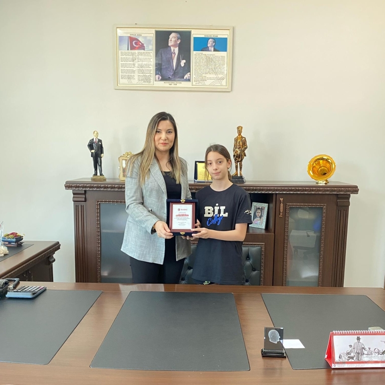 Gençlik ve Spor il müdürlüğü tarafından okul sporları yüzme müsabakalarında 4 ALTIN MADALYA