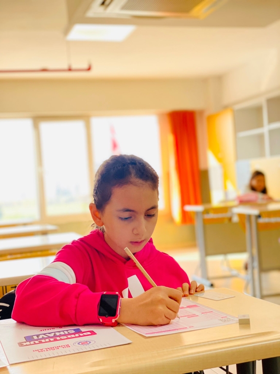 Dünya İnovasyon Okulu Aydın Bil Koleji'nde Bursluluk Sınavı Heyecanı görseli 18