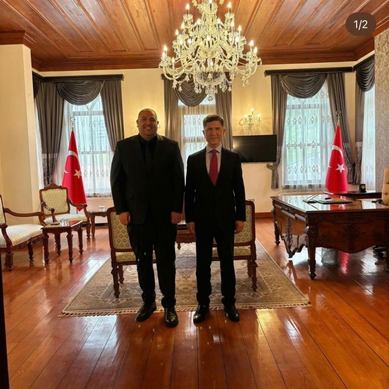 Genel Müdürümüz Sn. Caner KAYA ve Kampüs Müdürümüz Sn. Osman İLDİR, Kağıthane Kaymakamımız Sn. Niyazi ERTEN’e makamlarında ziyarette bulundu. görseli 2