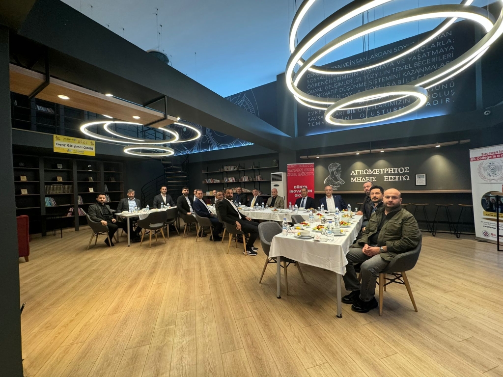 Sn. Kağıthane Kaymakamımız Niyazi ERTEN, Sn. İlçe Milli Eğitim Müdürümüz Zekeriya POSTACI, Sn. Kağıthane Belediye Başkan Yardımcımız Kemal ÇAVUŞ, Şube Müdürümüz Yunus ÇELİK, Sn. Şehit Hamza Ece İlkokulu Müdürümüz Esat KAYIKÇI, Sn. Sosyal Hizmet Vakıf Müdürümüz Koray SARIOĞLU, Kağıthane Sivaslılar Dernek Başkanı Mustafa Kemal BAYKAL, kıymetli velilerimiz ve STK temsilcilerimiz ile birlikte kurumumuzda iftar yaptık. görseli 3