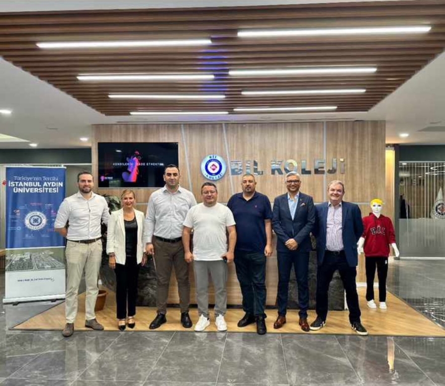 BİL Eğitim Kurumları; Kurul Başkanı Sn. ÜMİT KALKO, Genel Müdürümüz Sn. CANER KAYA ve çok değerli misafirlerimiz okulumuzu ziyaret ettiler.