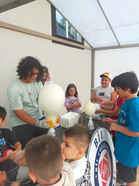 Eğlenceli deney günümüze katılan tüm öğrencilerimize teşekkür ederiz görseli 4