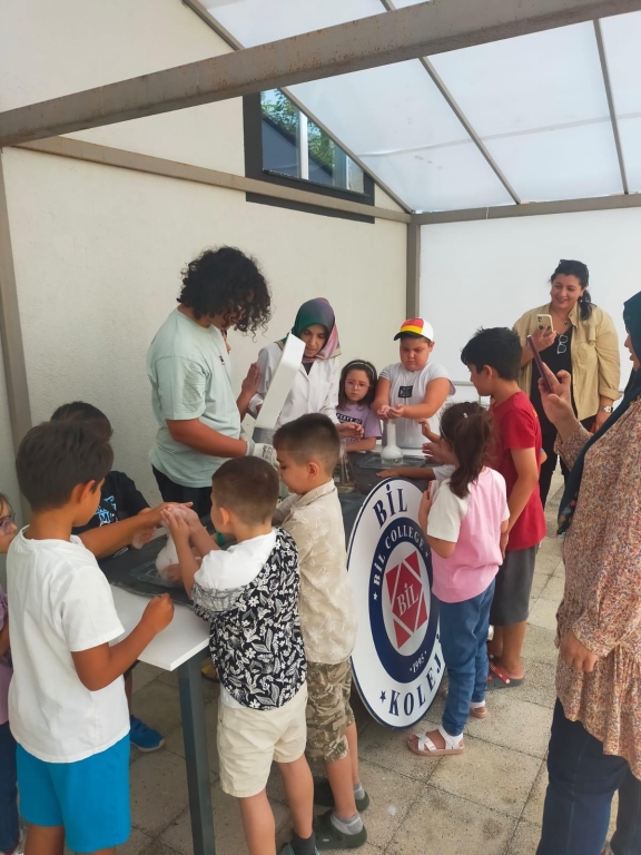 Eğlenceli deney günümüze katılan tüm öğrencilerimize teşekkür ederiz görseli 5