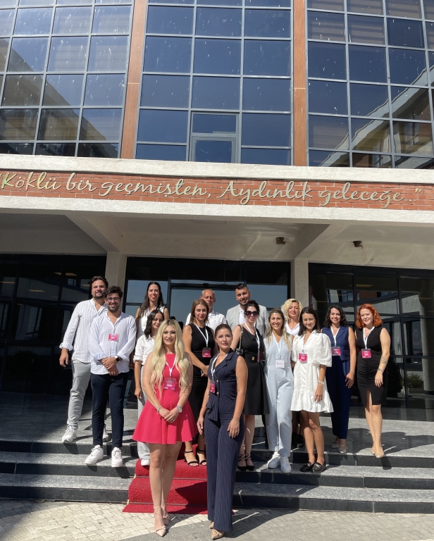 Yapracık BİL Koleji olarak, 2024-2025 eğitim-öğretim yılı hazırlıkları kapsamında Kırşehir BİL Koleji'nde düzenlenen hizmet içi eğitim programına katılım sağladık.