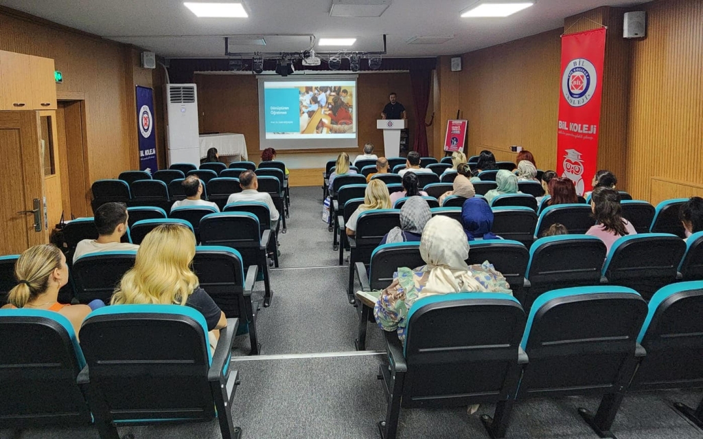 Prof. Dr. Cahit EPÇAÇAN ile "Dönüştüren Öğretmen" adlı seminerini gerçekleştirdi. görseli 2
