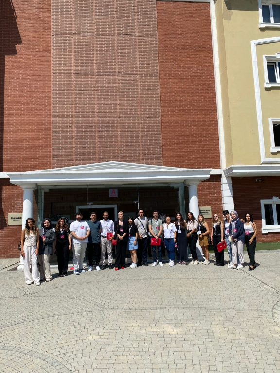2024-2025 Eğitim Öğretim Dönemi Zümre Çalışmalarımız Sn. Genel Müdürümüz Caner KAYA'nın açılış konuşması ardından değerli hocalarımız Sn.Doç.Dr Ali KAPLAN'ın ''Etkin Sunum Teknikleri'' ve Sn.Dr Gamze GEZİNCİ'nin ''Çocuk Psikolojisi'' sunumları ile gerçekleştirildi. Kendilerine katılımlarından dolayı teşekkür ediyoruz.