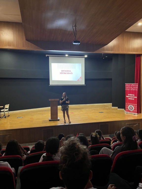 Ortaokul Öğrencilerimize LGS ve Okul Kuralları Hakkında Bilgi Verildi.