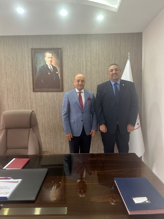 Genel Müdürümüz Sn.Caner KAYA, Kampüs Müdürümüz Sn.Ertan ÜNLÜ, Beylikdüzü İlçe Milli Eğitim Müdürümüz Sn. Zekeriya POSTACI, Müdürümüzü makamlarında ziyaret ettiler.Kıymetli Müdürümüze bizleri ağırladıkları için çok teşekkür eder,yeni görev yerinde başarılarının devamını dileriz görseli 2
