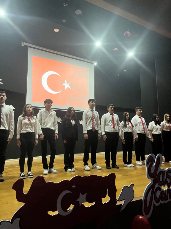 29 Ekim Cumhuriyet Bayramı Programımız Genel Müdürümüz Sn. Fatih Çelik ve Kampüs Müdürümüz Sn. Ertan Ünlü’nün açılış konuşmalarıyla başladı. Katılım gösteren tüm velilerimize teşekkür ediyoruz. Yaşasın Cumhuriyet