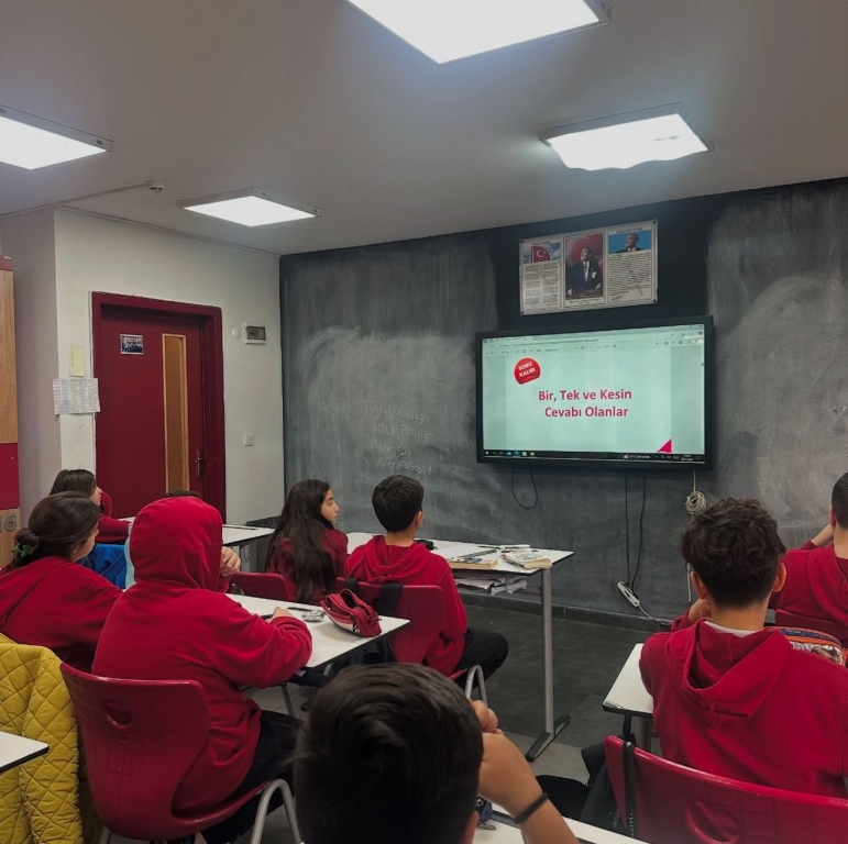 6 VE 7. SINIF ÖĞRENCİLERİMİZ, REHBERLİK SAATİNDE "TEST ÇÖZME TEKNİKLERİ" KONUSUNU ELE ALDILAR. görseli 3