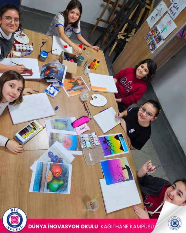 ORTAOKUL ÖĞRENCİLERİMİZ GÖRSEL SANATLAR DERSİNDE, NATURMORT VE MANZARA RESİMLERİ İLE PERSPEKTİFLERİ ÖĞRENDİLER.