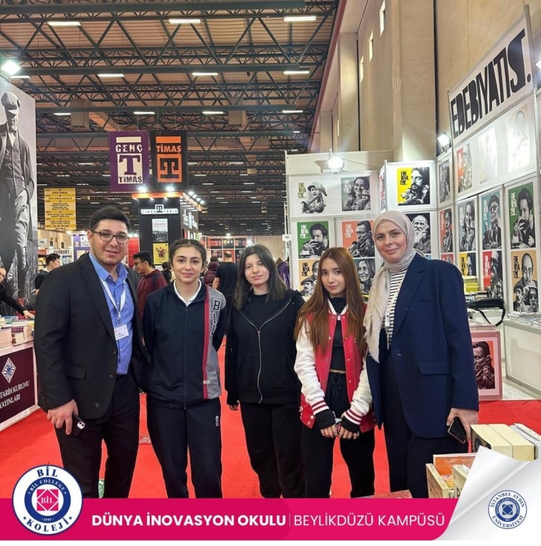 12. Sınıf öğrencilerimizle Tüyap kitap fuarını ziyaret ettik.