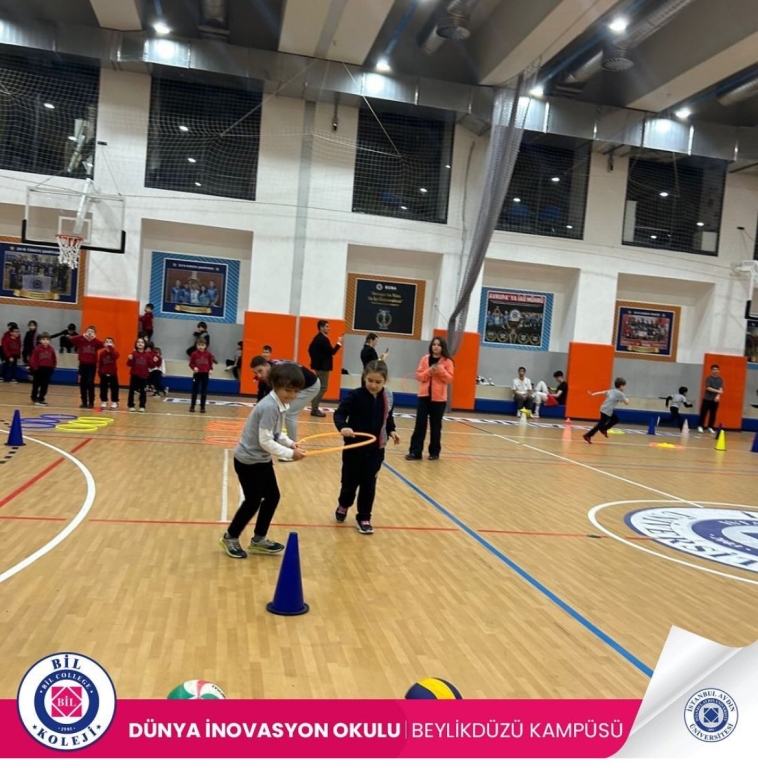 1.sınıflarımız bugün İstanbul Aydın Üniversitesi’ne spor şenliği etkinliğine katıldılar. Öğrencilerimiz keyifli ve eğlenceli bir gün geçirdiler.